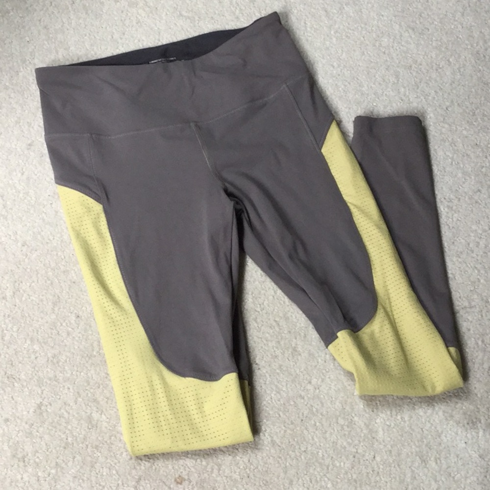 Victoria’s Secret VSX leggings